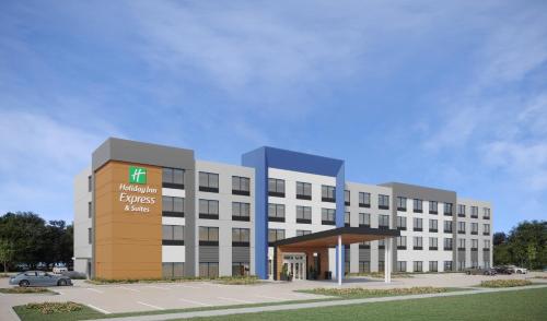 a rendering of a hospital building with a parking lot at Holiday Inn Express & Suites Cedar Rapids NE - Marion by IHG in Marion