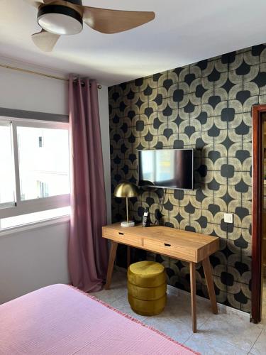 CORNELIAS HOME TC3 Atico between LAS VISTAS & LOS CRISTIANOS BEACH