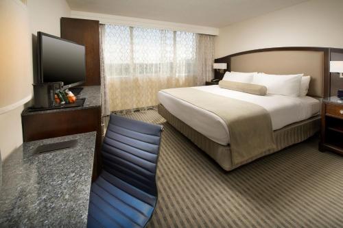 Skybridge Seattle Airport Hotel Image