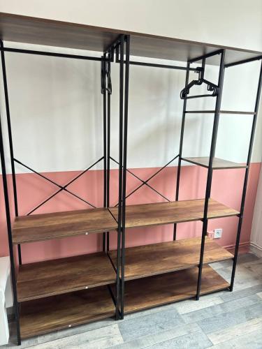 Palanda nebo palandy na pokoji v ubytování Cosy 1 - Montbéliard centre 80m2