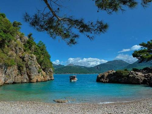 Φωτογραφία από το άλμπουμ του likya korsan koyu kamp σε Karaoz