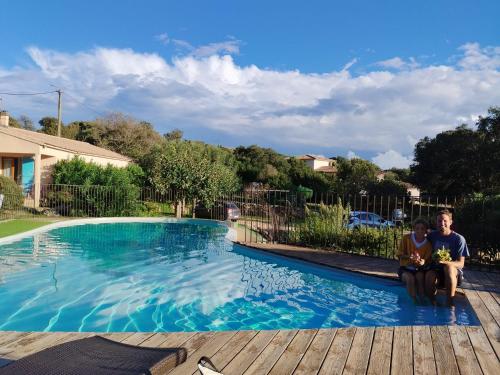 Kolam renang di atau dekat dengan B&B Arghjola