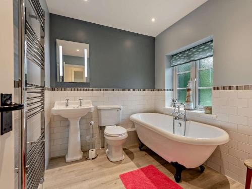 Koupelna v ubytování 4 Bed in Corfe Castle 62985