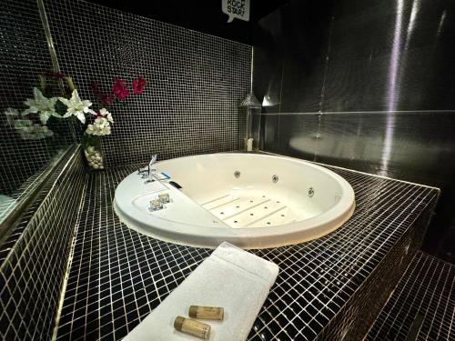 A bathroom at Apartamentos con jacuzzi ALQUILER TEMPORAL