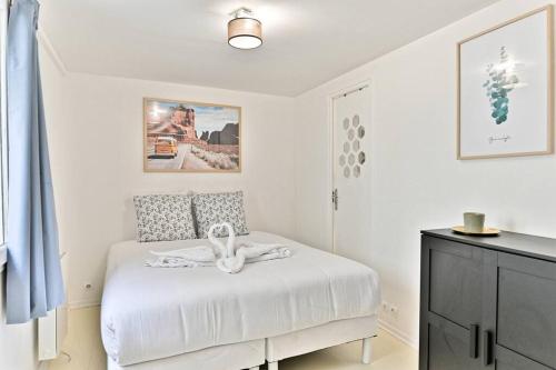 Appartement proche Canal Saint Martin - II