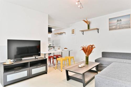 Appartement proche Canal Saint Martin - II