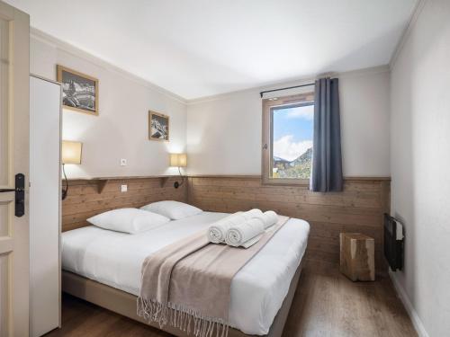 Appartement 75m² avec cheminée proche pistes, 3 chambres, pour 8 personnes