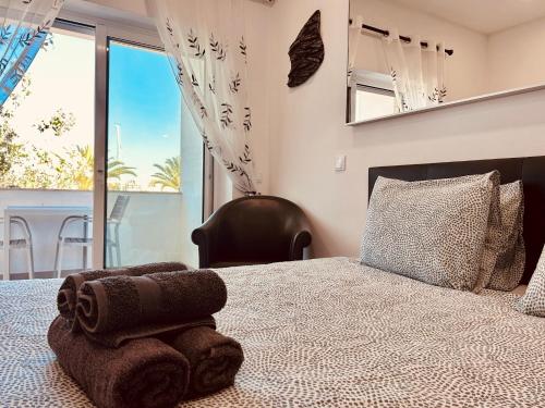 Lagos Marina view apt on main avenue near beaches