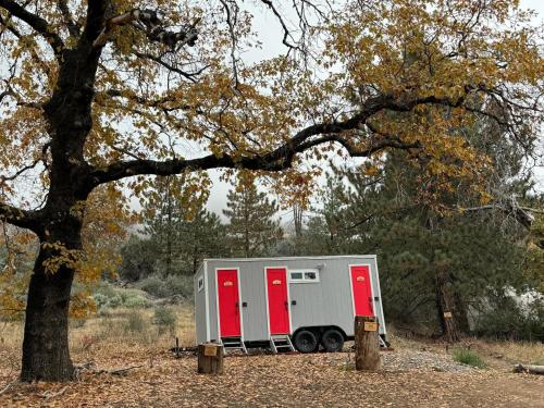 Gambar di galeri bagi Enchanted Forest Dome ,10-15 minutes to Kings Canyons-New pellet stove for cozy warm nights di Dunlap