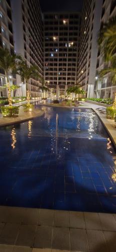 בריכת השחייה שנמצאת ב-Jay Suite או באזור