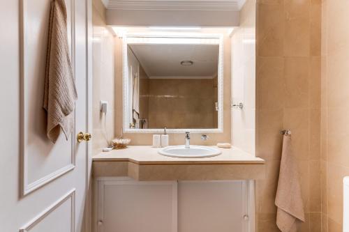 Estepona Golf Apt - Los Pintores - Pool & Terrace photo 9