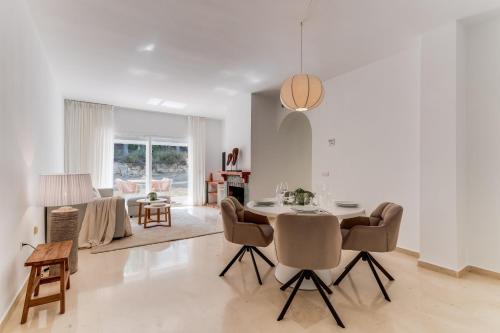 Estepona Golf Apt - Los Pintores - Pool & Terrace photo 17