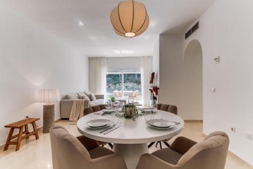 Estepona Golf Apt - Los Pintores - Pool & Terrace photo 18