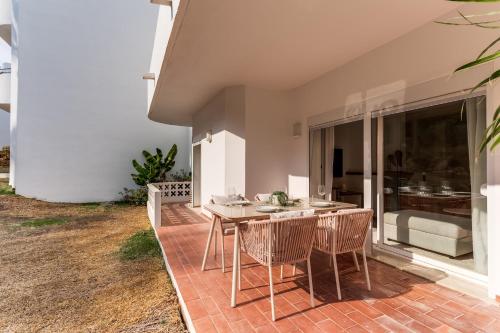 Estepona Golf Apt - Los Pintores - Pool & Terrace photo 6