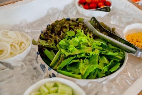 Makanan di atau berdekatan hotel