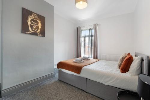 Postel nebo postele na pokoji v ubytování Family-Friendly 2BR Close to Durham City