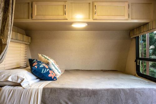 Afbeelding uit fotogalerij van Trailer Terra Céu in Campos do Jordão