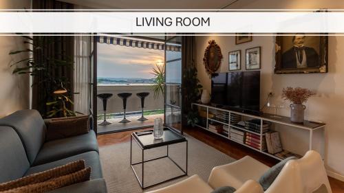 BREGOS SUPERIOR APARTMENT - unique design 3-BR - unbelievable panoramic view of Split - walking distance from UNESCO palace and Bacvice beach - free parking - BURALUX properties