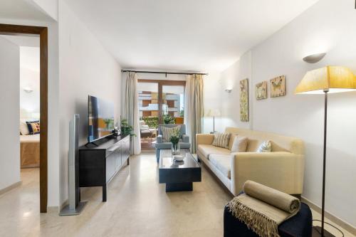Punta Prima - Charming Spanish Apartment with South-Facing Terrace by the Sea