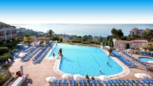 CANNES FRANCIA Superbe F3 balcon vue mer piscine