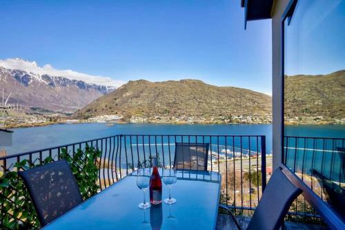 Gallery image of Remarkable Views 3 bedroom - lake & mountain views in Queenstown