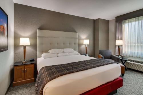 Drury Inn & Suites Phoenix Happy Valley Image