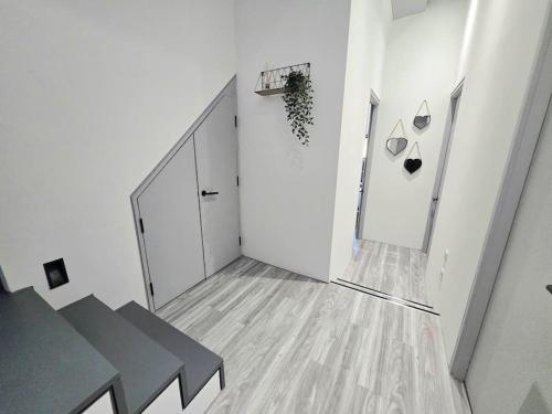 Φωτογραφία από το άλμπουμ του Modern Duplex Penthouse Panoramic Views & Parking στο Μπράντφορντ