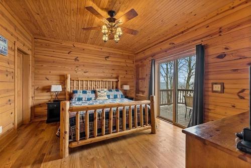 Ένα ή περισσότερα κρεβάτια σε δωμάτιο στο Cozy Cabin