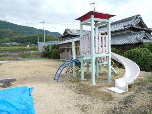 Kawasan permainan kanak-kanak di 麻の宿 別館