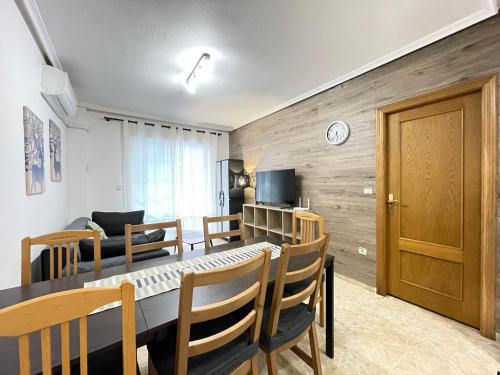 Superior La Playa, 2 Baths, Air Condition, Side Sea View, Mandatary service fee 85 EUR not included!