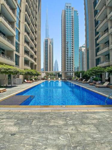 Chic City Apartment in Dubai Gym, Pool, and Free Parking