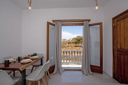 Kastro Shared Pool Suites