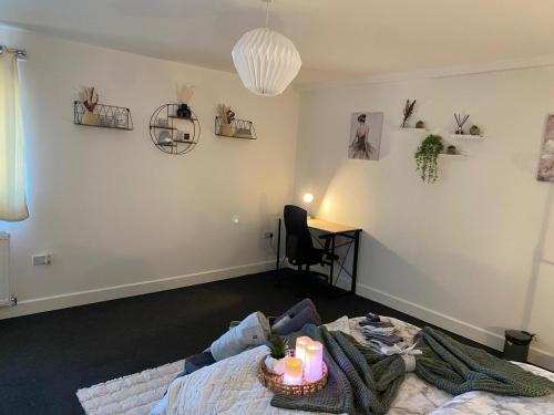 Ένα ή περισσότερα κρεβάτια σε δωμάτιο στο One and Two Bed Apartments Slough near Heathrow