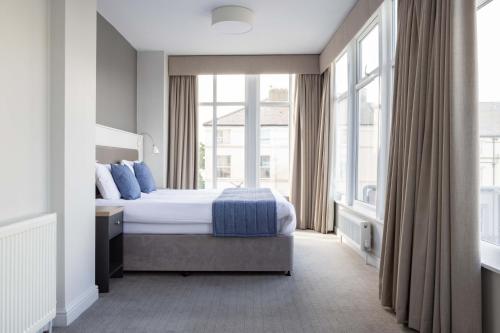 Cama o camas de una habitación en The Norbreck Hotel by Compass Hospitality