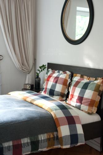Teika No 2 Apartment-Retro on Brivibas street-free Parking