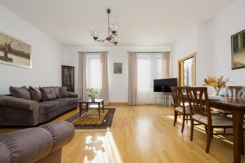 Foto Family Apartment with Parking Mokotów Warsaw by Noclegi Renters 1