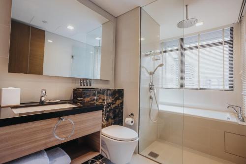 Koupelna v ubytování Novotel Living Singapore Orchard