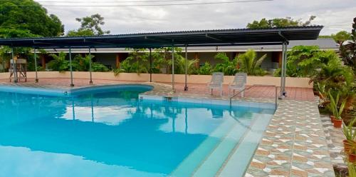 Gallery image of Maxbelle Mountain Resort in Daanbantayan
