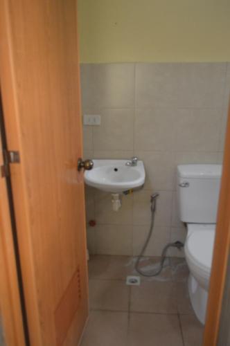 Ένα μπάνιο στο Best Inn AS Family Room 2A