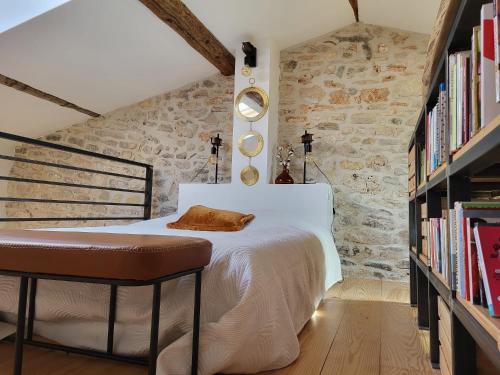 Ένα ή περισσότερα κρεβάτια σε δωμάτιο στο La grange