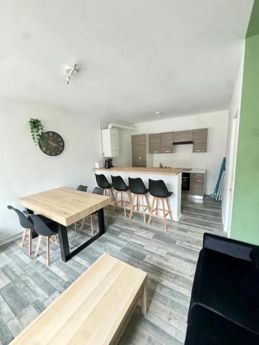 Η κουζίνα ή μικρή κουζίνα στο Cosy 2 - Montbéliard centre 80m2