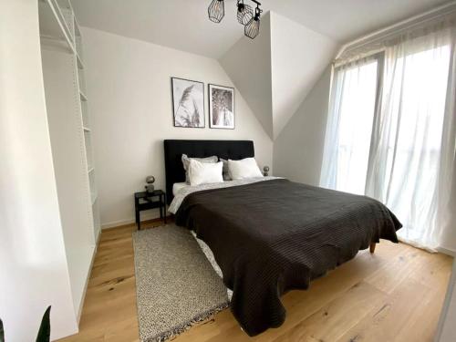 Rooftop Apartment with Terrace & AC - Self Check-In