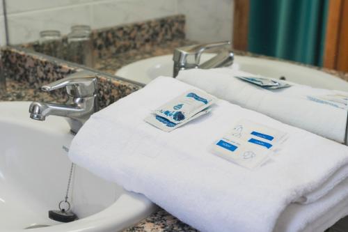 A bathroom at Hotel Amic Can Pastilla