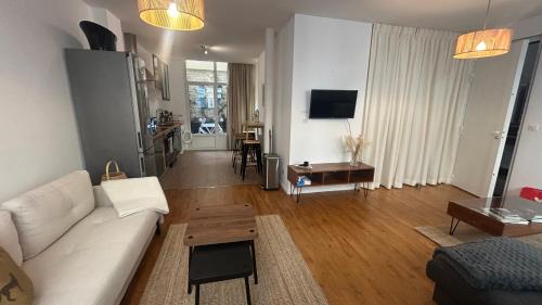Grand Appartement Avec Patio à Paris 14ème