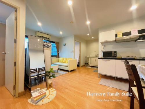Dapur atau dapur kecil di 3BR Harmony Family Suite