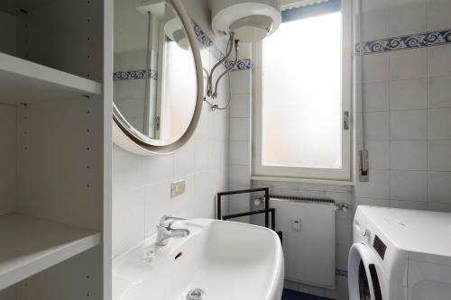 GuestHost - Charming Navigli! Functional Apartment