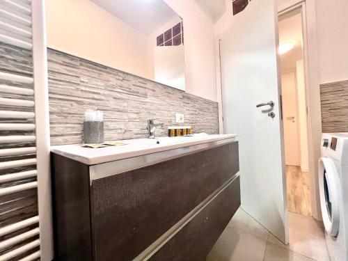 Kibilù - Via Valtellina - Quartiere Isola - Stazione Garibaldi - Monumentale - vicinanze Brera