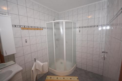 Kúpeľňa v ubytovaní Familiengästehaus Ingrid