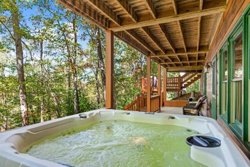 Fotografie z fotogalerie ubytování Noontootla Creek Hideaway v destinaci Blue Ridge