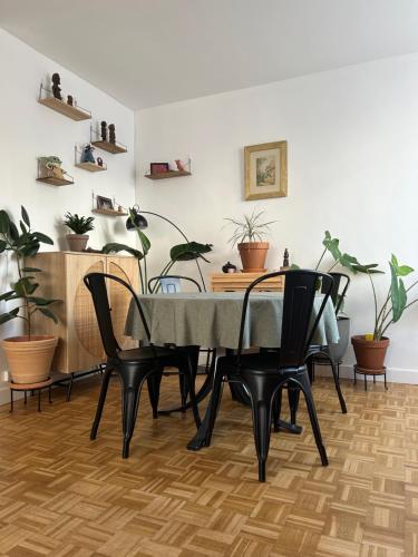 Photo de la galerie de l'établissement Grand appartement 2 pièces dans le 20ème à Paris, à Paris